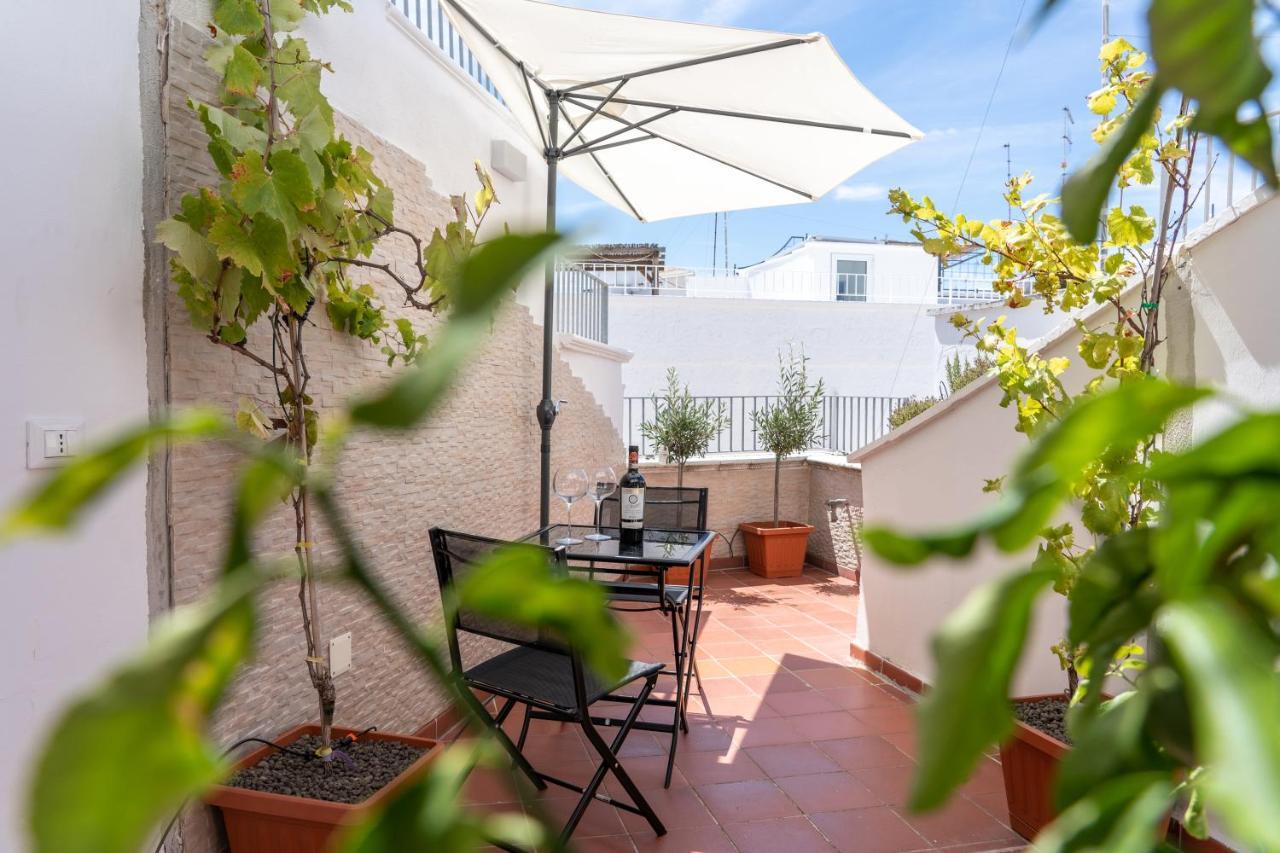 Wineart House, Terracielo Indipendente Nel Centro Di Monopoli Apartamento Exterior foto