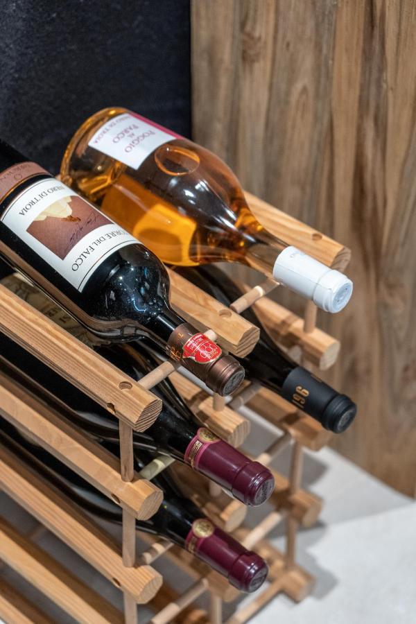 Wineart House, Terracielo Indipendente Nel Centro Di Monopoli Apartamento Exterior foto