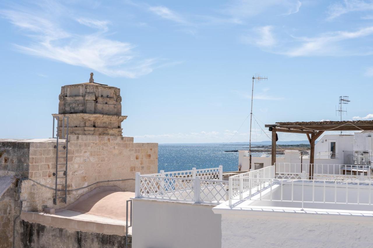 Wineart House, Terracielo Indipendente Nel Centro Di Monopoli Apartamento Exterior foto